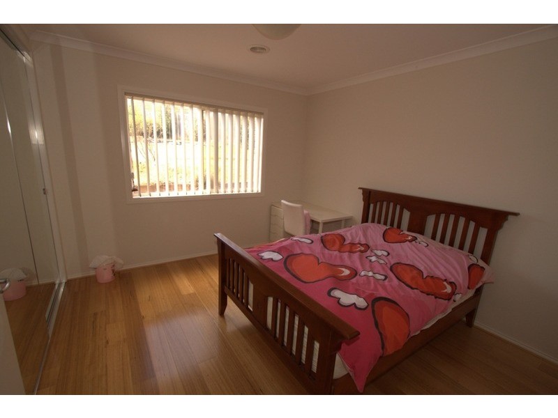 42 Valleyview  Grove, Melton VIC 3337