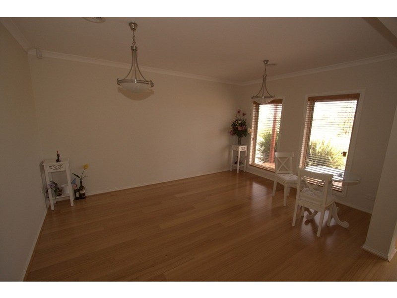 42 Valleyview  Grove, Melton VIC 3337