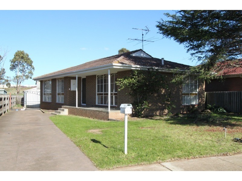 13 Gretel Grove, Melton VIC 3337