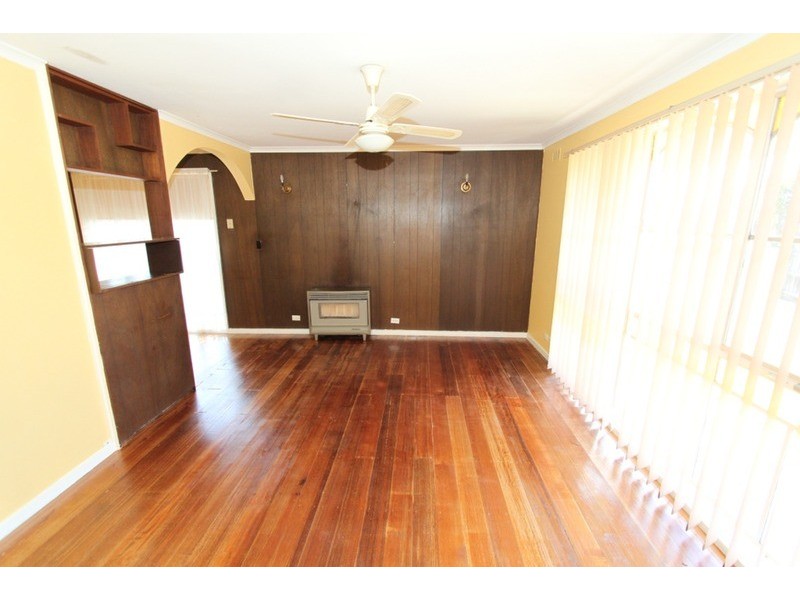 13 Gretel Grove, Melton VIC 3337