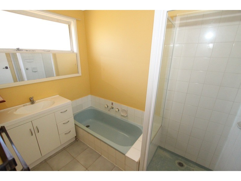 13 Gretel Grove, Melton VIC 3337