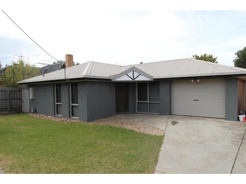2/22 Exford Road, Melton South VIC 3338