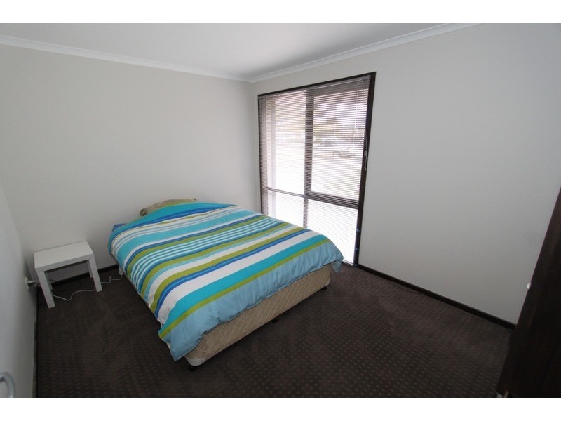 2/22 Exford Road, Melton South VIC 3338