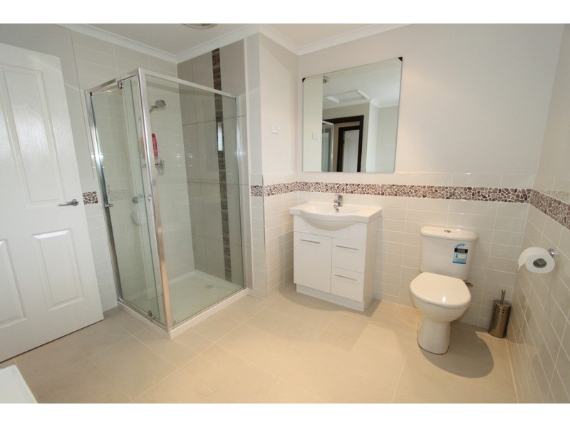 2/22 Exford Road, Melton South VIC 3338