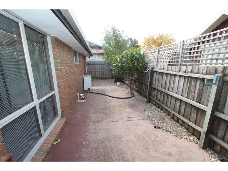 2/22 Exford Road, Melton South VIC 3338