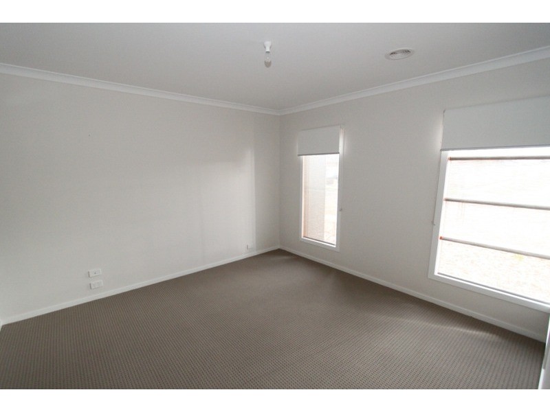16 Faircroft Place, Brookfield VIC 3338