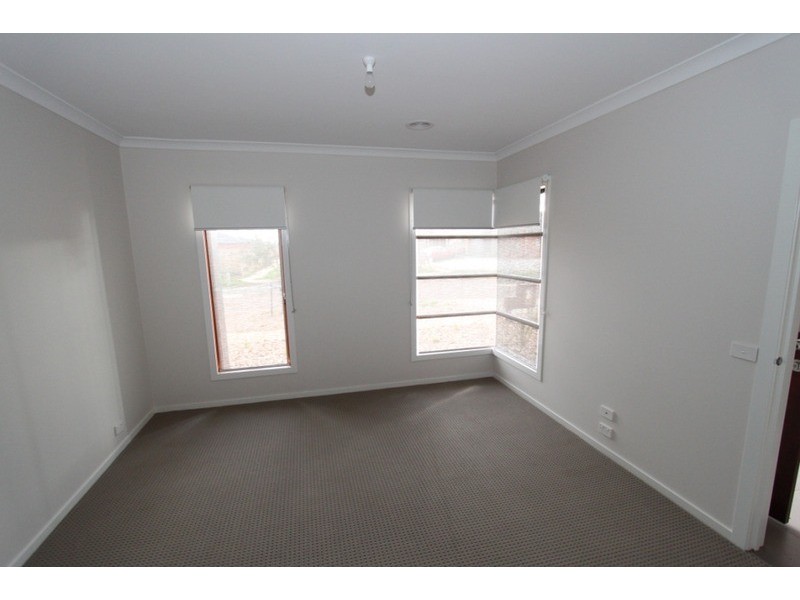 16 Faircroft Place, Brookfield VIC 3338