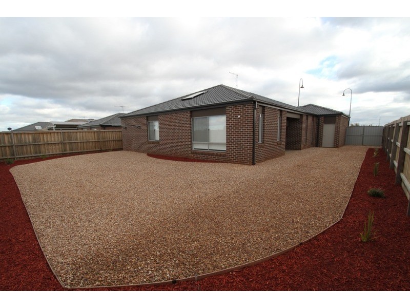 16 Faircroft Place, Brookfield VIC 3338