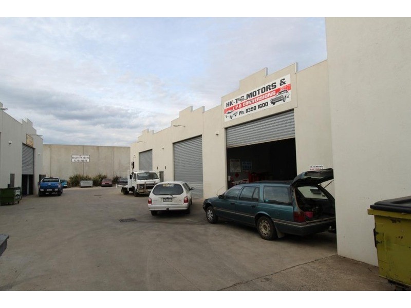 7 & 8/22-24 Westwood  Drive, Deer Park VIC 3023