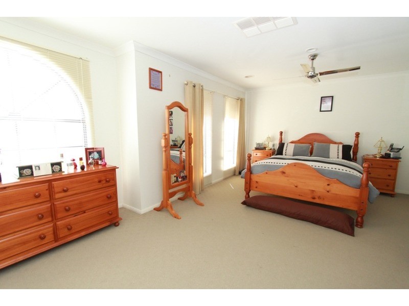 49 Carlyon  Close, Melton West VIC 3337