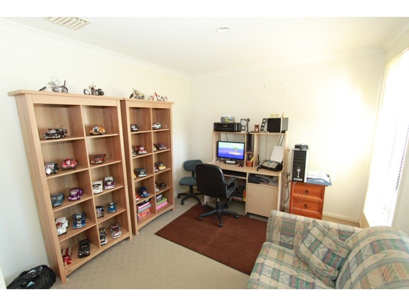 49 Carlyon  Close, Melton West VIC 3337