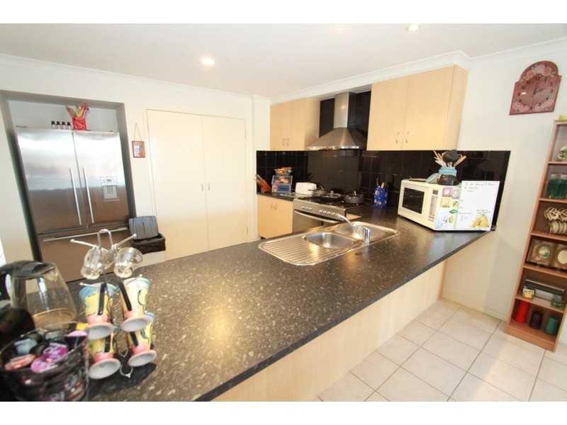 49 Carlyon  Close, Melton West VIC 3337