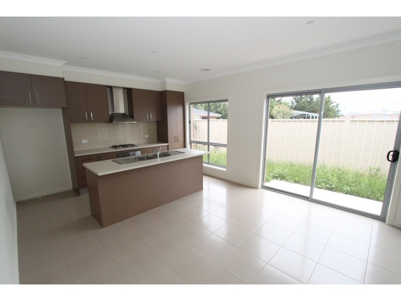 3/7 Fishburn Grove, Melton West VIC 3337