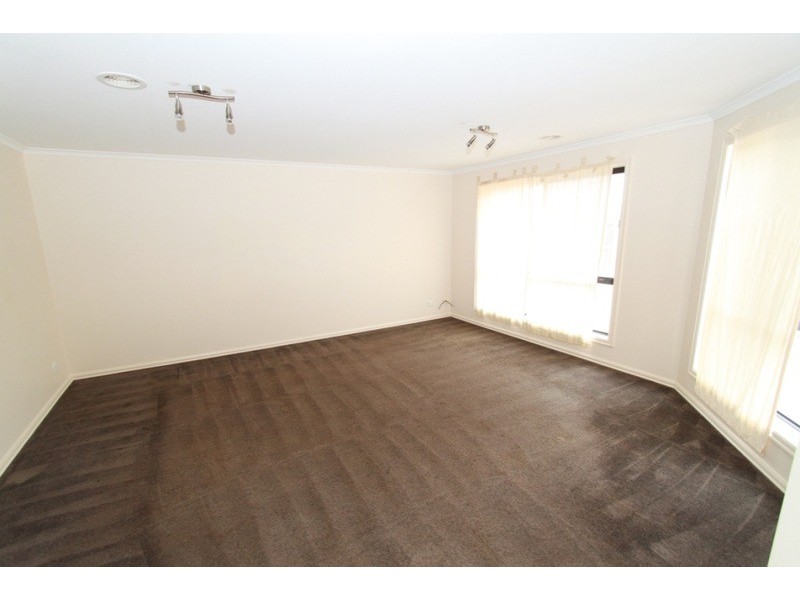 27 Tawriffic Street, Kurunjang VIC 3337