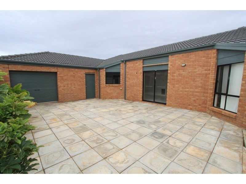 27 Tawriffic Street, Kurunjang VIC 3337