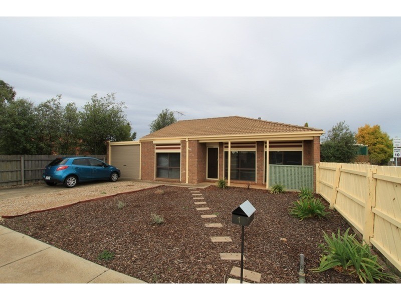 1/58 Andrew Street, Melton South VIC 3338