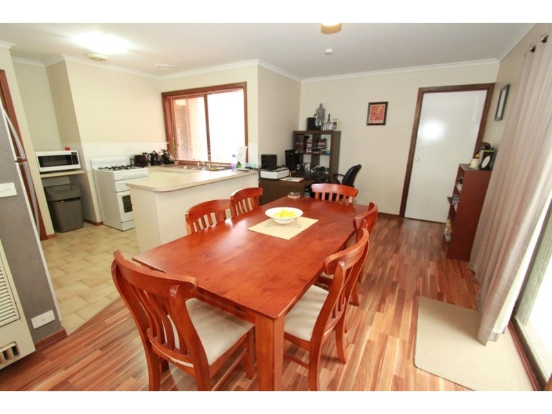 1/58 Andrew Street, Melton South VIC 3338