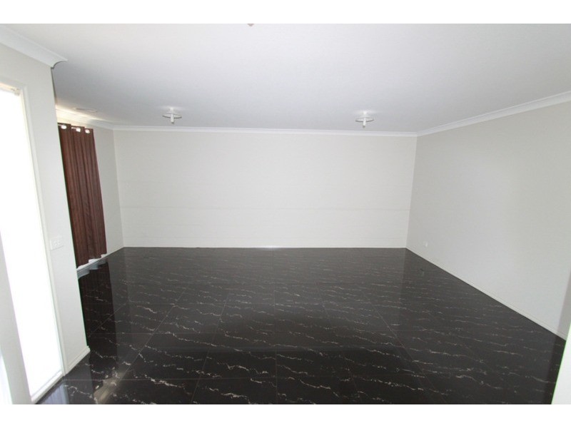 28 Mcburnie Drive, Melton VIC 3337