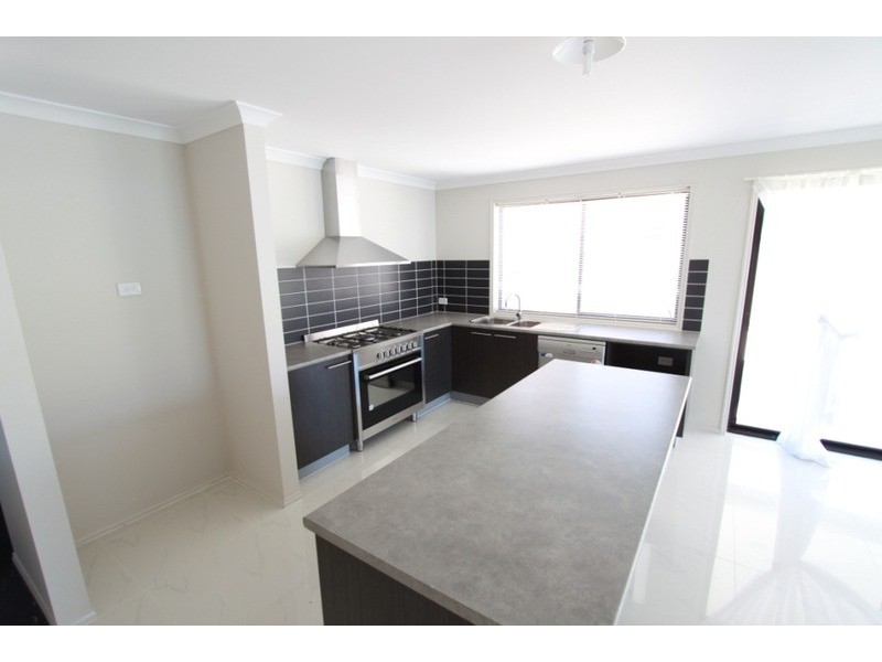 28 Mcburnie Drive, Melton VIC 3337