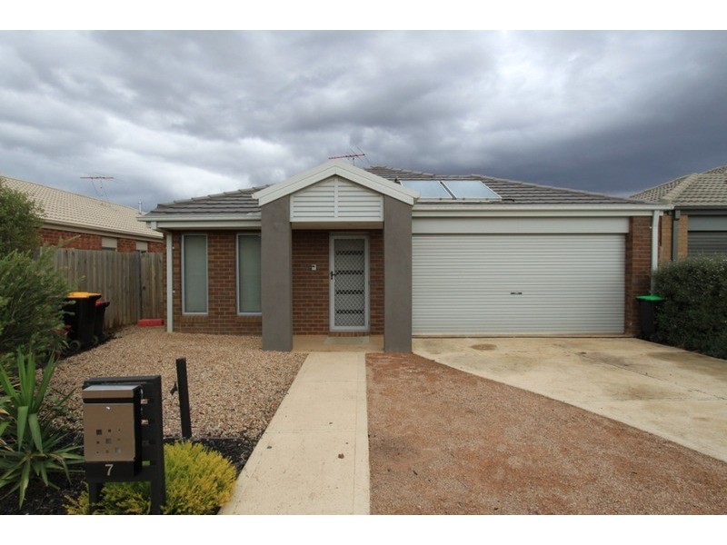 7 Boulderwood Court, Kurunjang VIC 3337