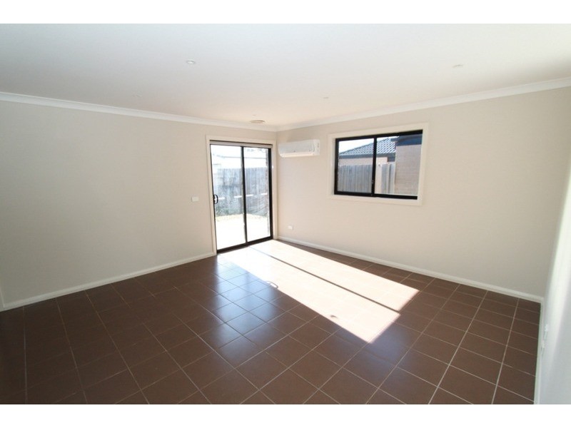 12/20-22 Roslyn Park Drive, Melton West VIC 3337