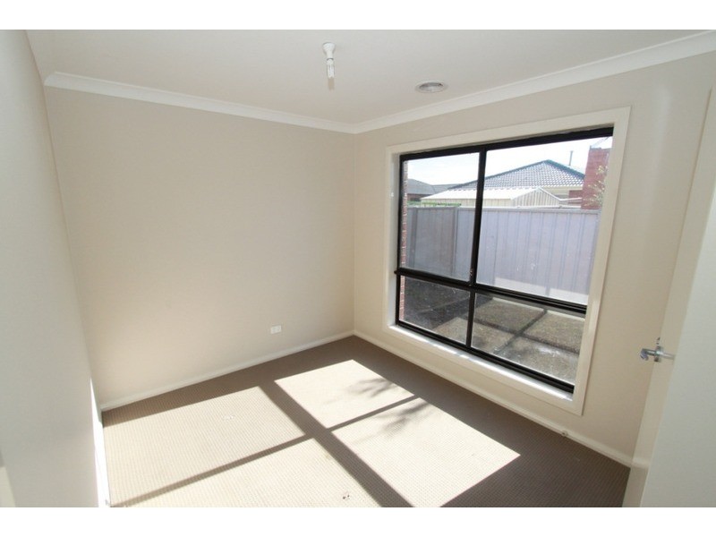 12/20-22 Roslyn Park Drive, Melton West VIC 3337