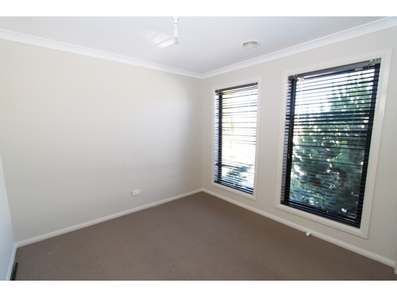 12/20-22 Roslyn Park Drive, Melton West VIC 3337