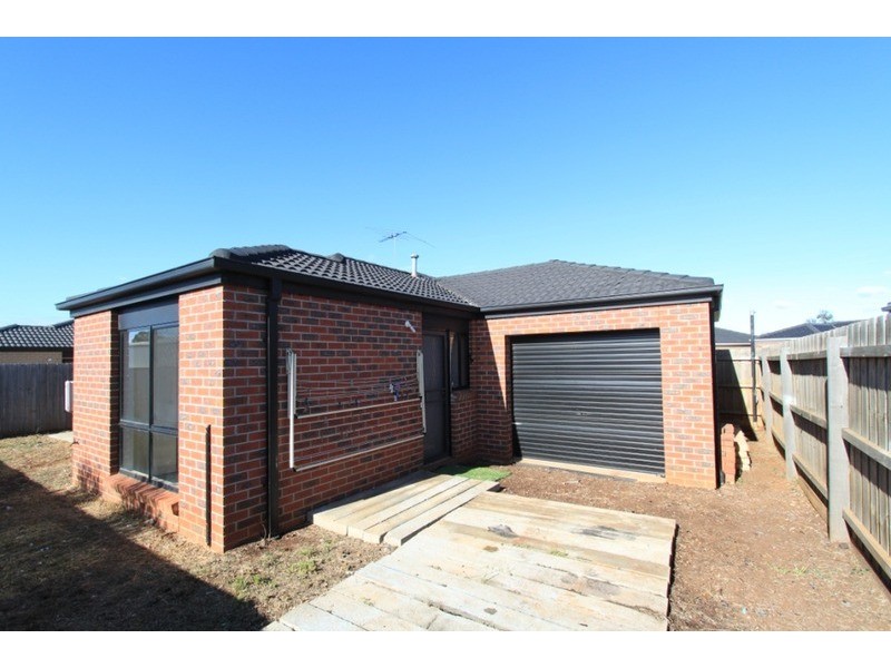 12/20-22 Roslyn Park Drive, Melton West VIC 3337