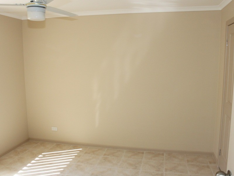 1/2 Fraser Street, Melton South VIC 3338