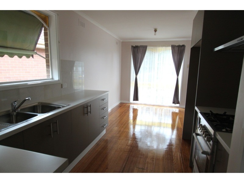 13 Gretel Grove, Melton VIC 3337