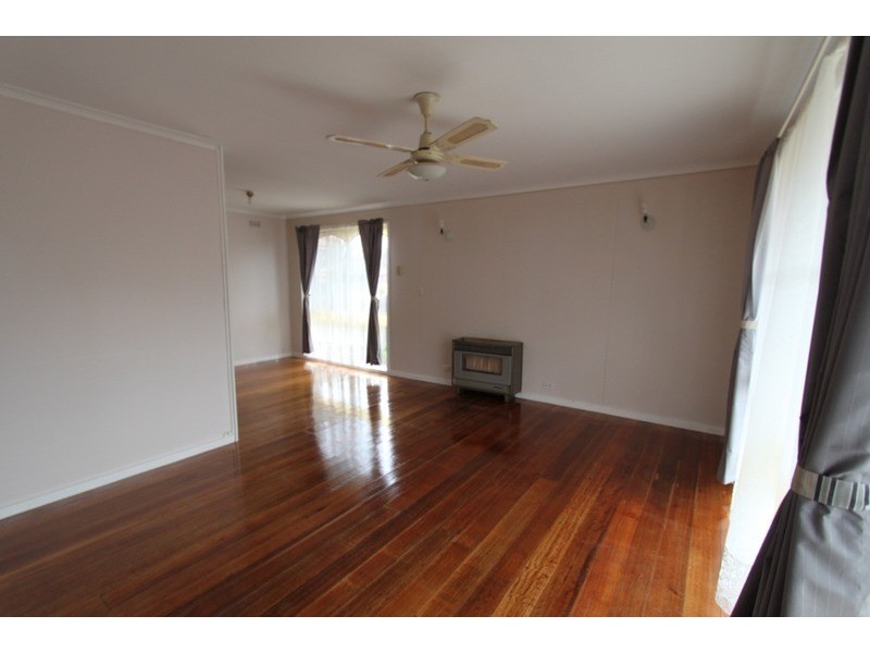 13 Gretel Grove, Melton VIC 3337