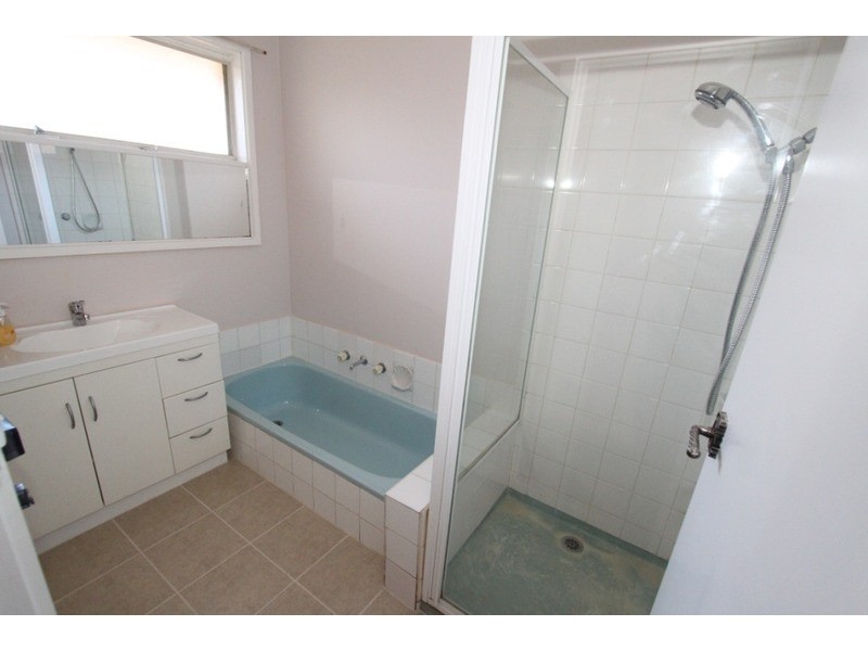 13 Gretel Grove, Melton VIC 3337