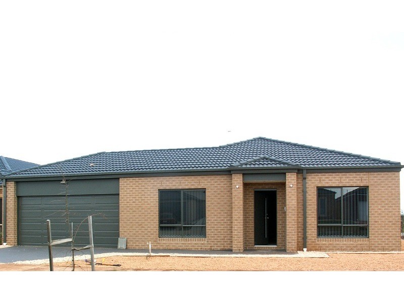8 Birch Lane, Melton West VIC 3337