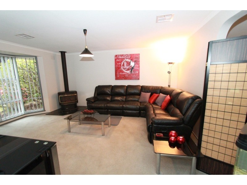 2 Teresa  Place, Melton West VIC 3337