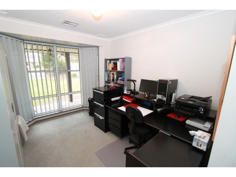 2 Teresa  Place, Melton West VIC 3337