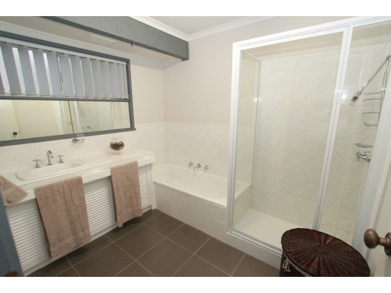 2 Teresa  Place, Melton West VIC 3337