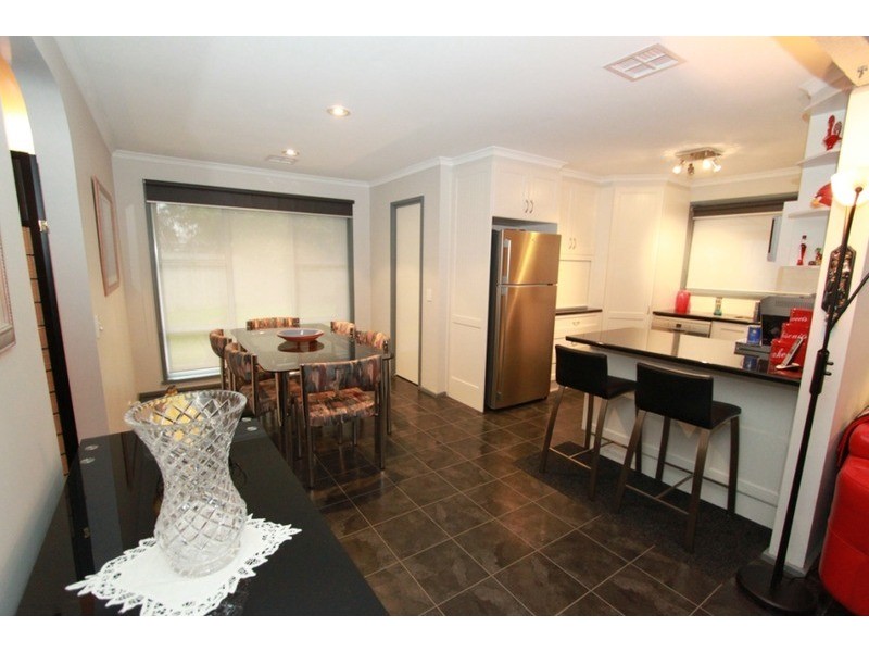 2 Teresa  Place, Melton West VIC 3337