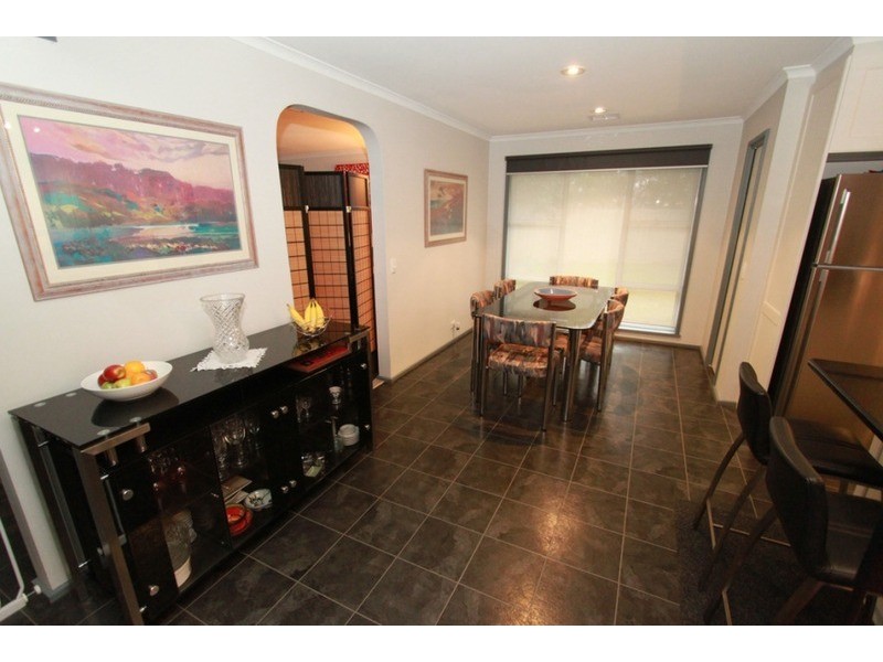 2 Teresa  Place, Melton West VIC 3337