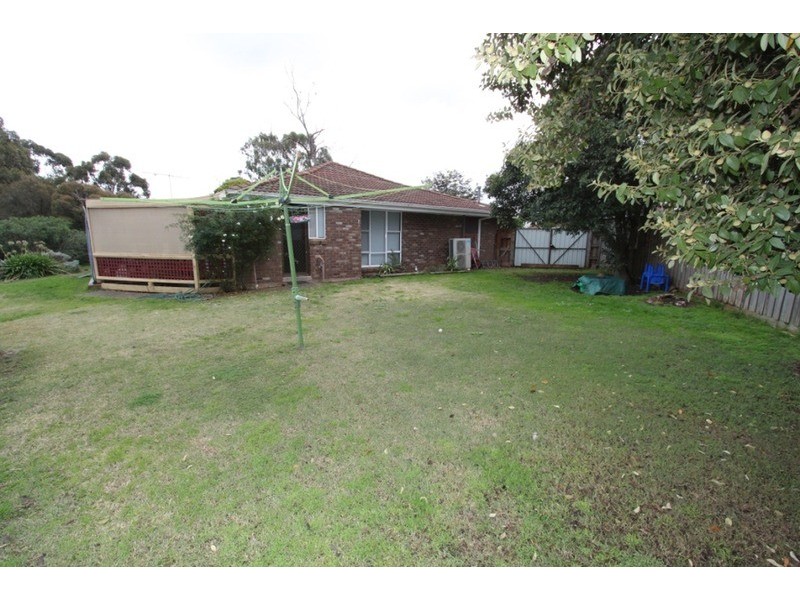 2 Teresa  Place, Melton West VIC 3337