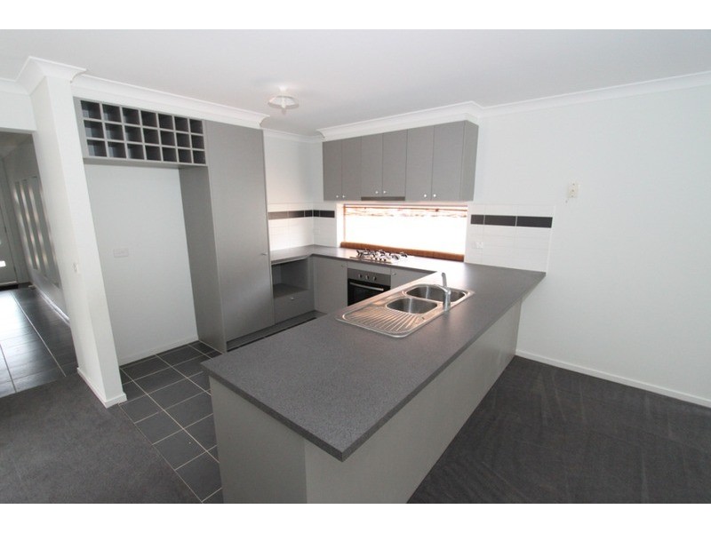 11 Riverina Boulevard, Brookfield VIC 3338