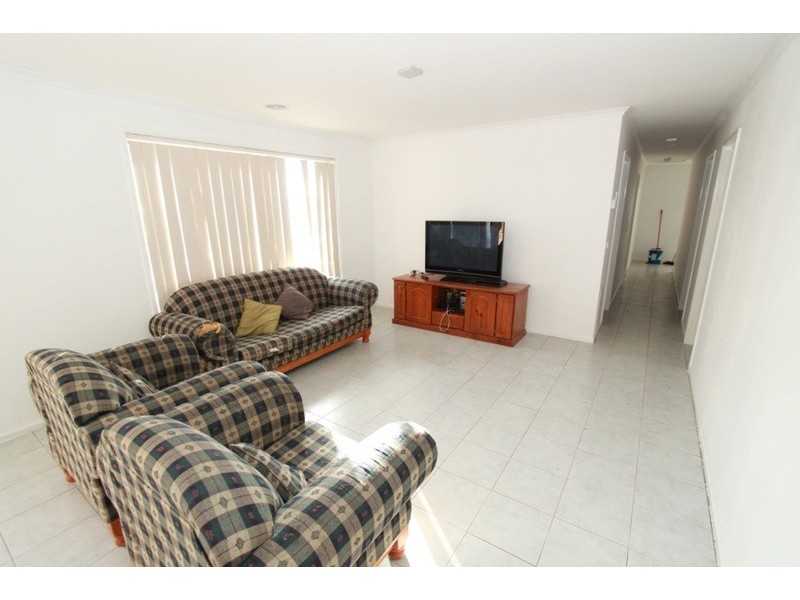 36 Scarborough Crescent, Melton West VIC 3337