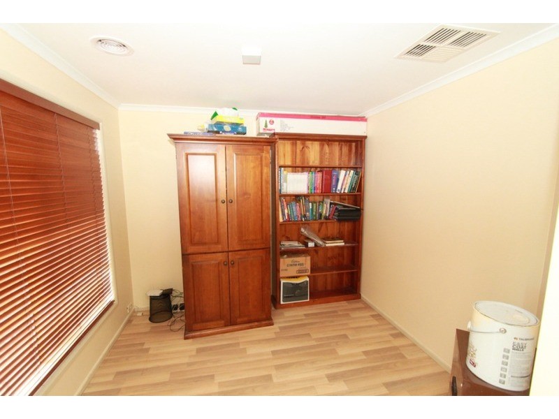 36 Scarborough Crescent, Melton West VIC 3337