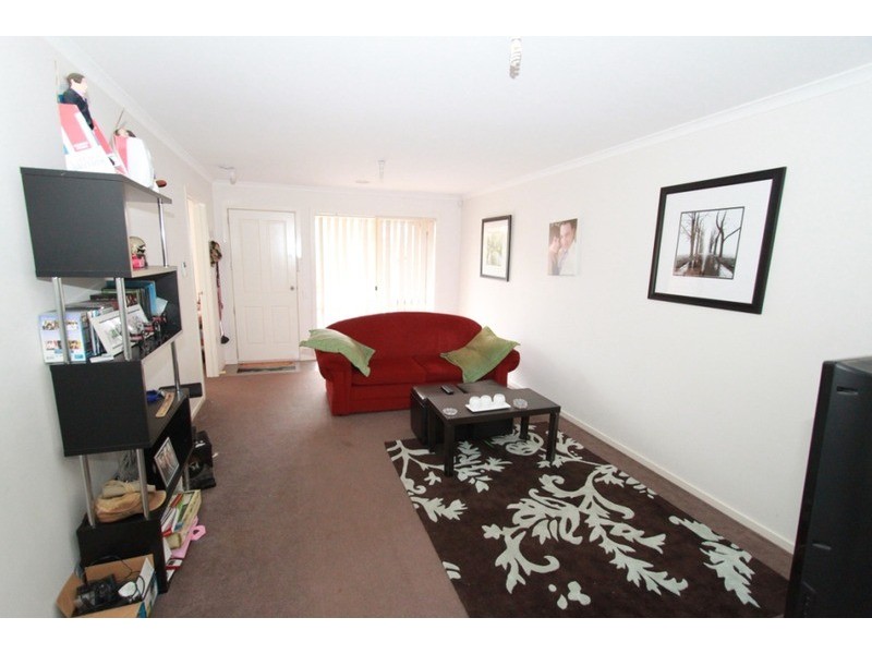 2/16 Linda Place, Melton VIC 3337