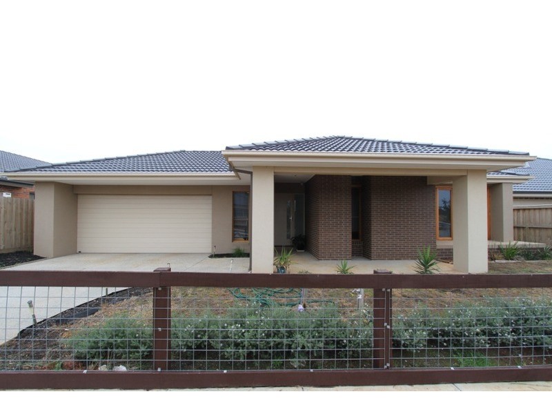 12 Marong  Avenue, Eynesbury VIC 3338