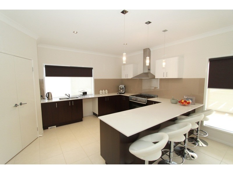 14 Benalla Avenue, Eynesbury VIC 3338