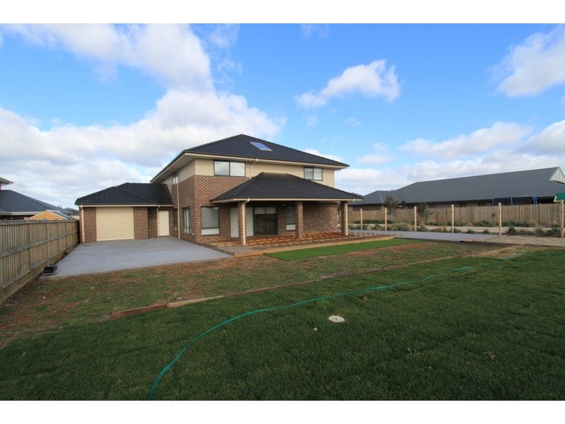 14 Benalla Avenue, Eynesbury VIC 3338