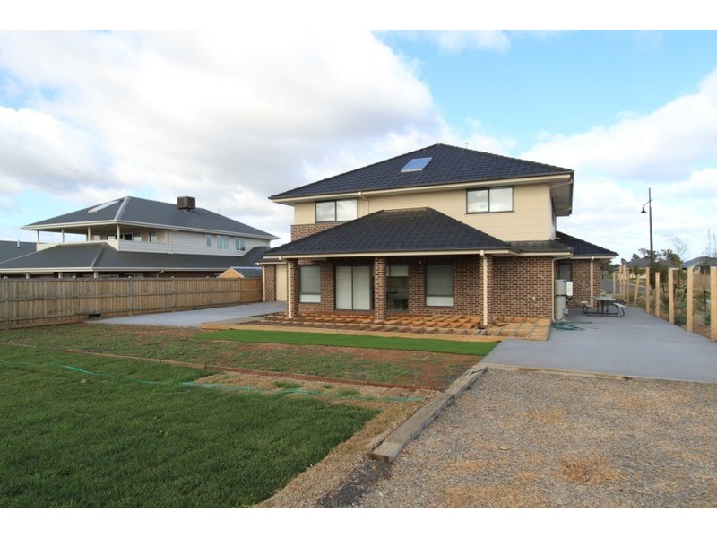 14 Benalla Avenue, Eynesbury VIC 3338