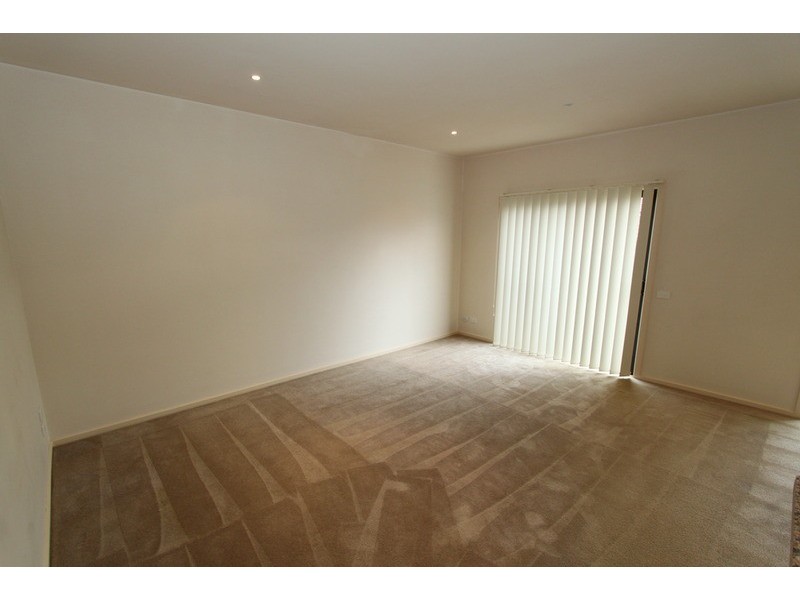 31/62 Andrew Street, Melton South VIC 3338