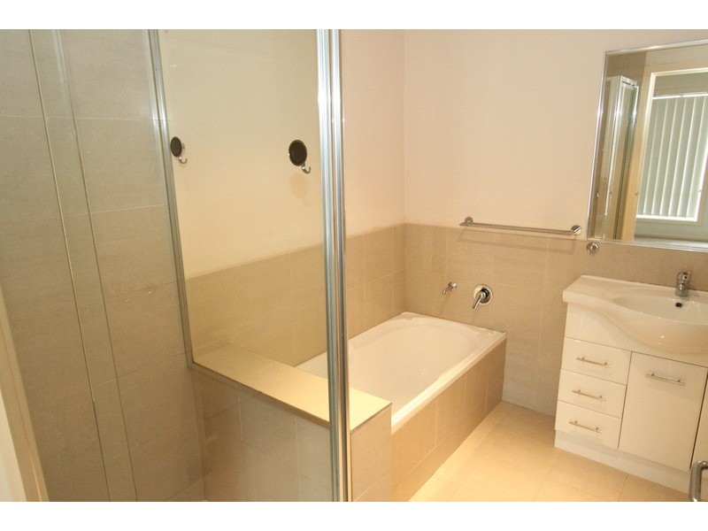 31/62 Andrew Street, Melton South VIC 3338