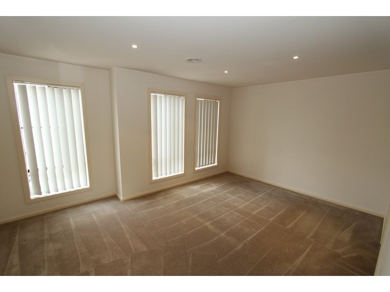 31/62 Andrew Street, Melton South VIC 3338